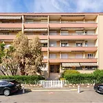 Joli T2 Tres Proche De La Plage De Frejus