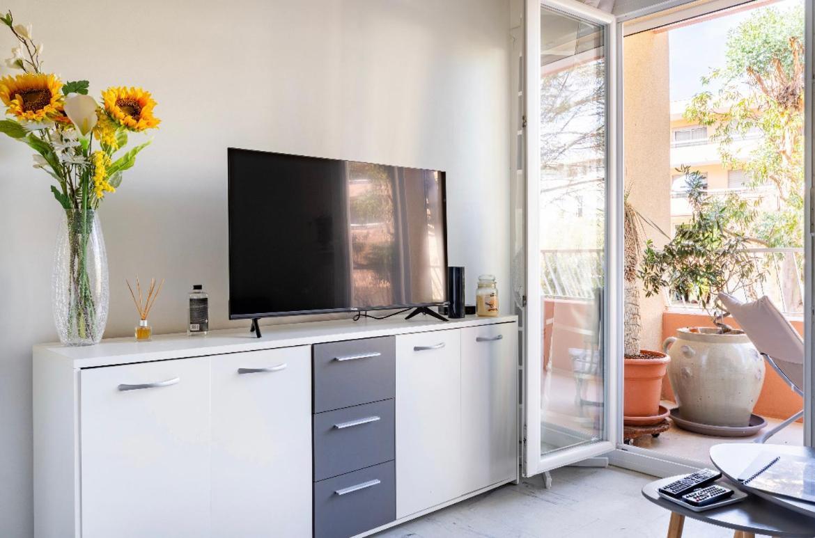 Joli T2 Tres Proche De La De Apartment Frejus